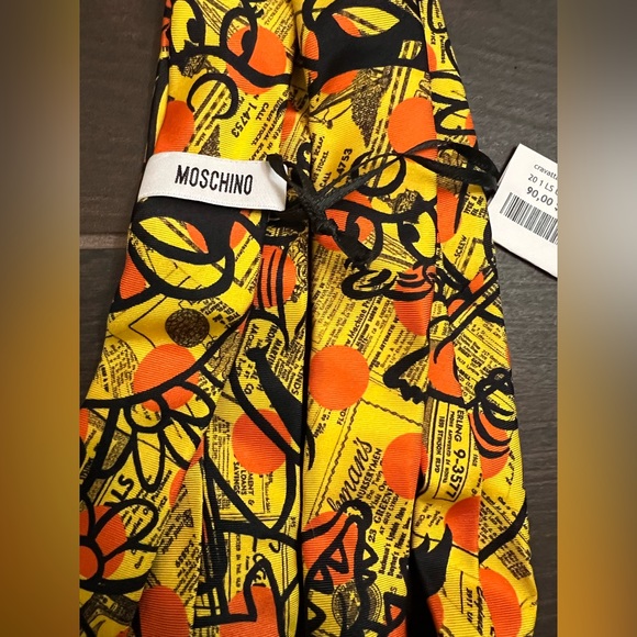 NWT Moschino Silk Skinny Tie - Picture 3 of 5